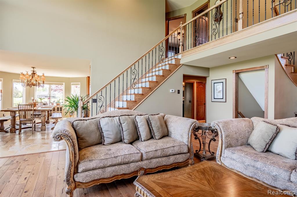 256 Inverness Highland, MI 48357 - Photo 16 of 99 Gallery Image 16