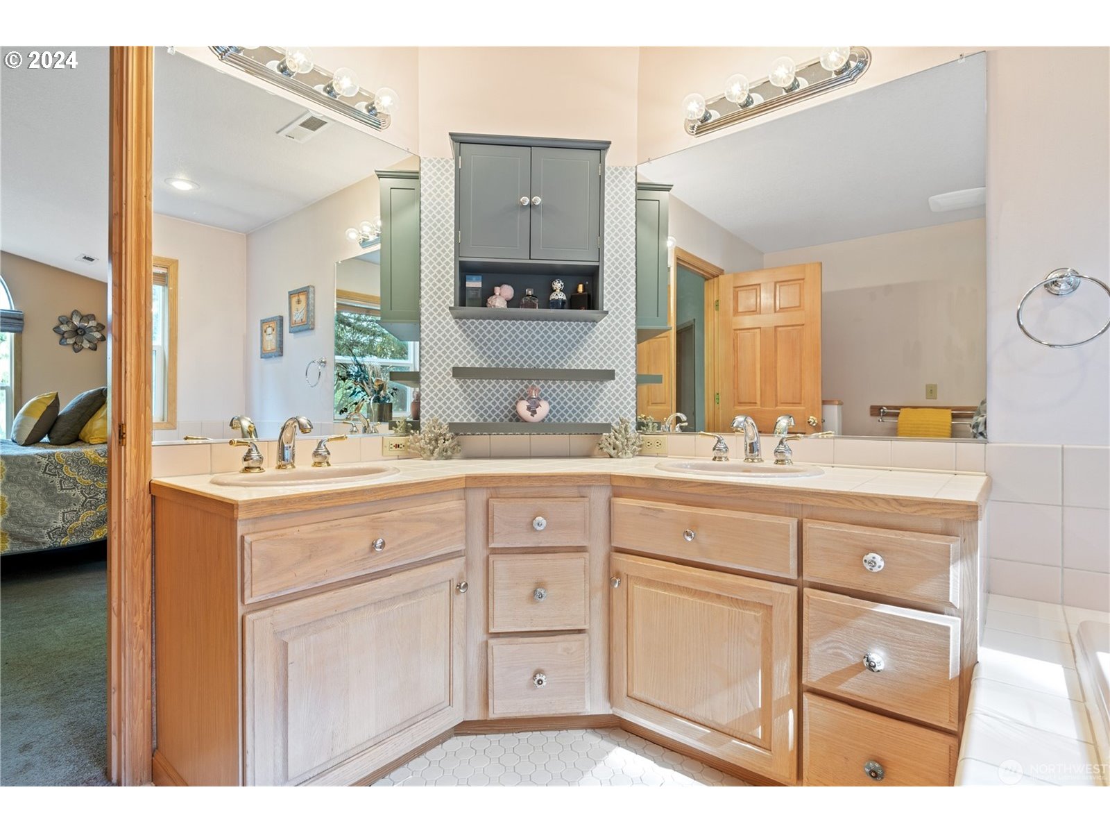 4430 Sunset Way Longview, WA 98632 - Photo 16 of 36 Gallery Image 16
