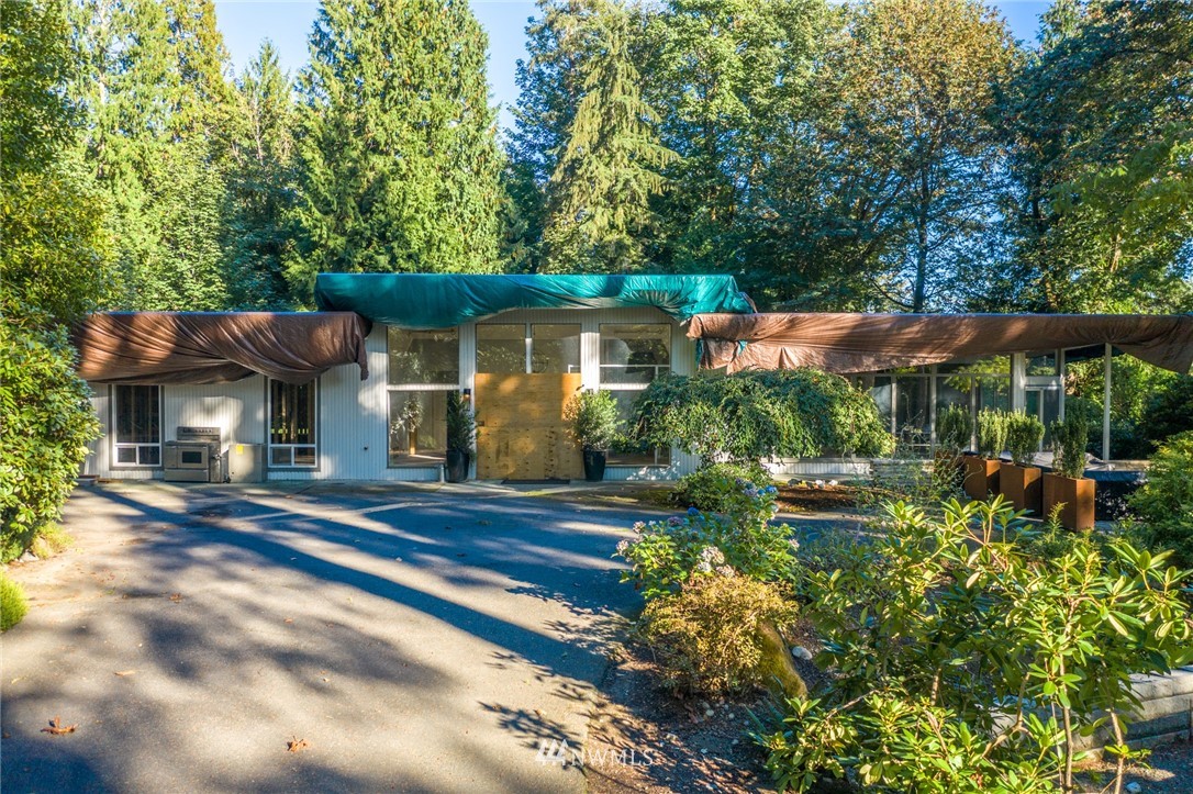 17426 Southeast May Valley Road Renton, WA 98059 - Photo 11 of 19 a view of a house with garden and plants