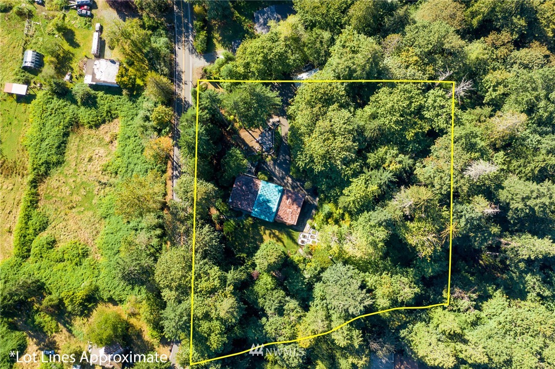 17426 Southeast May Valley Road Renton, WA 98059 - Photo 5 of 19 a view of a garden