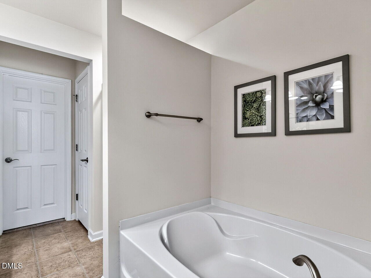 8215 Yaxley Hall Drive Raleigh, NC 27616 - Photo 21 of 42 022-1280x960-primary-bath