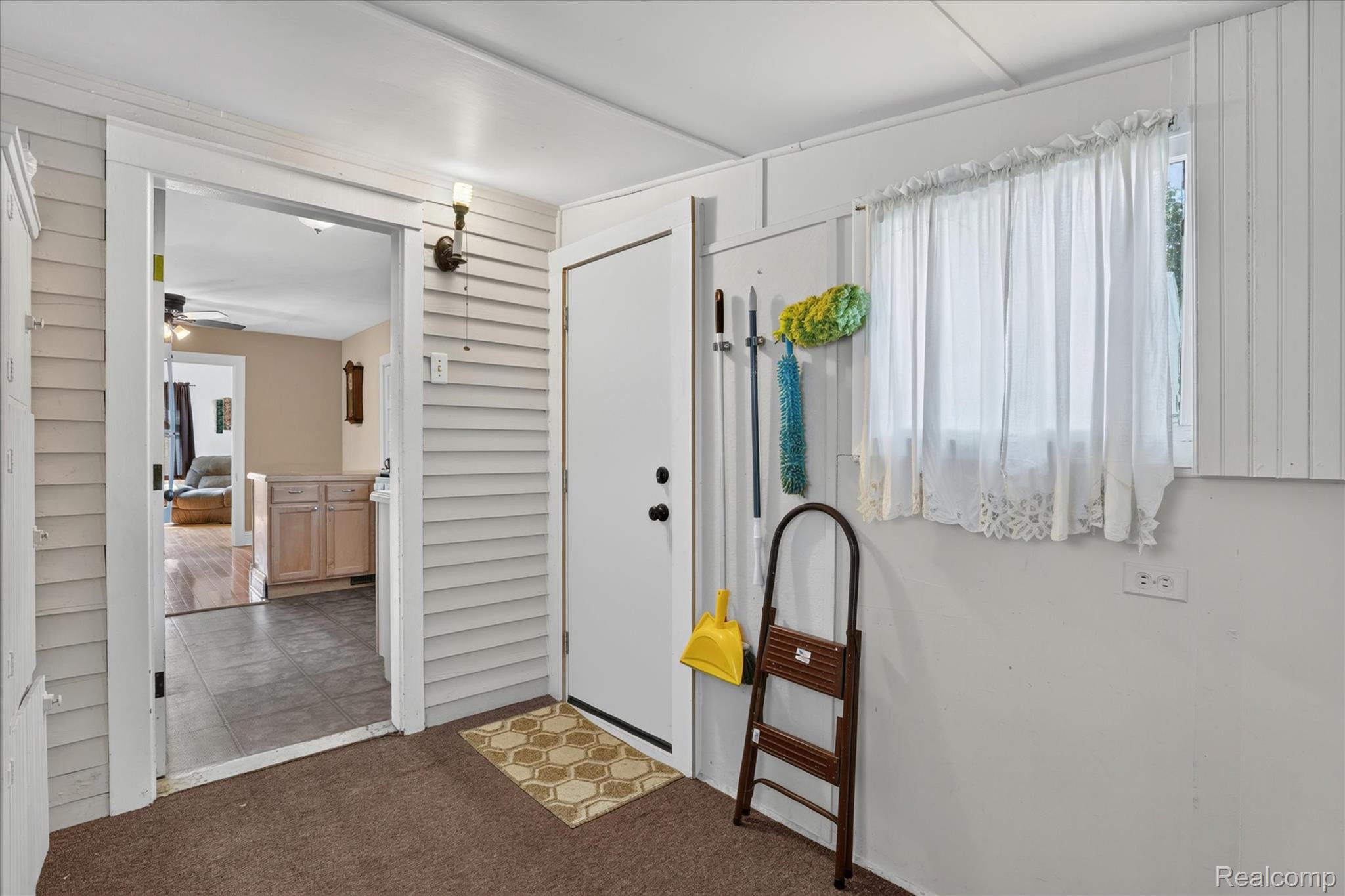 410 South Center Street Howell, MI 48843 - Photo 14 of 47 17-410-S-Center-St-Howell-MI-48843-WindowStill.jpg