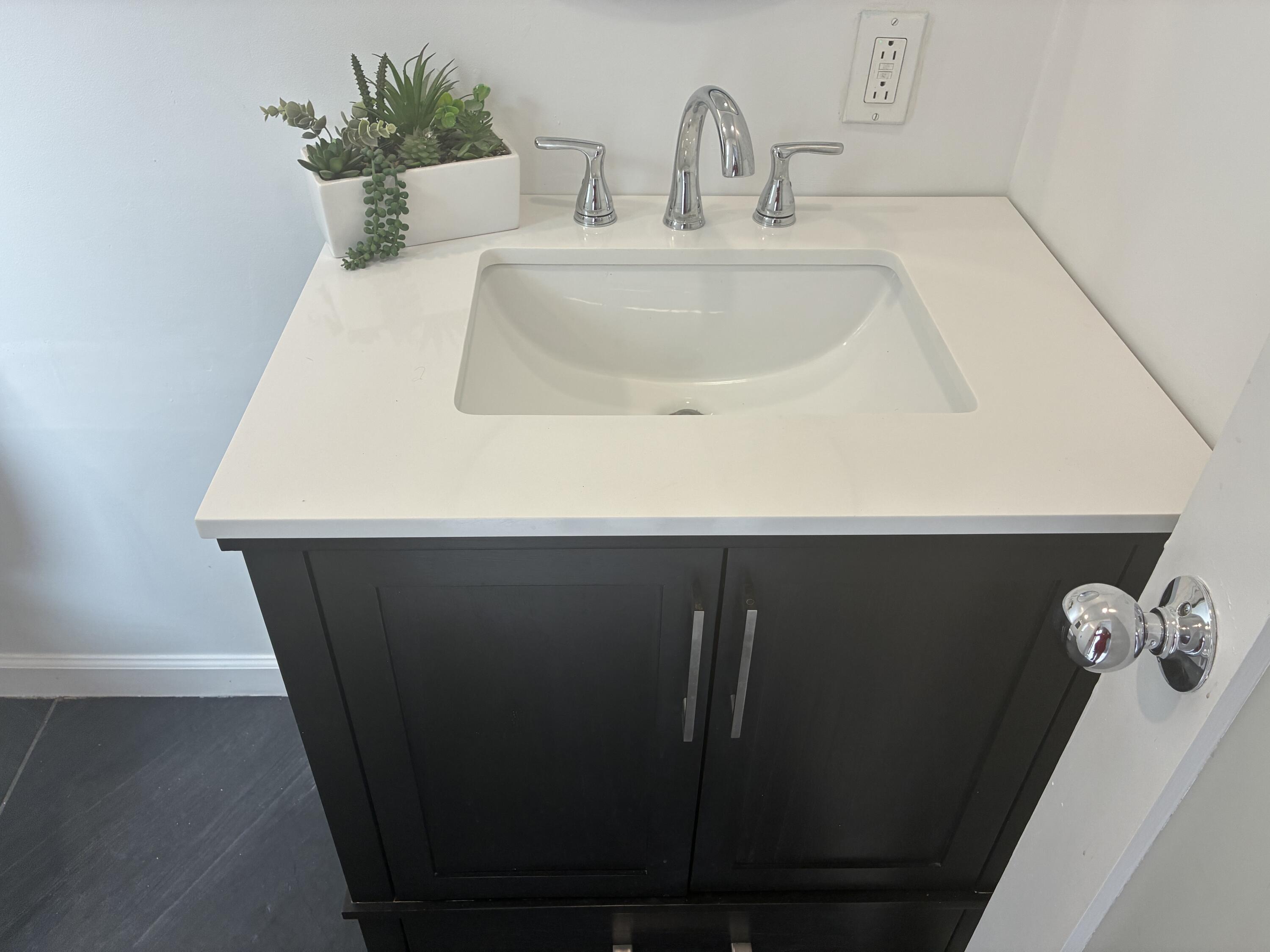 315 East Stevens Road, Unit 4 Palm Springs, CA 92262 - Photo 5 of 12 a close view of sink