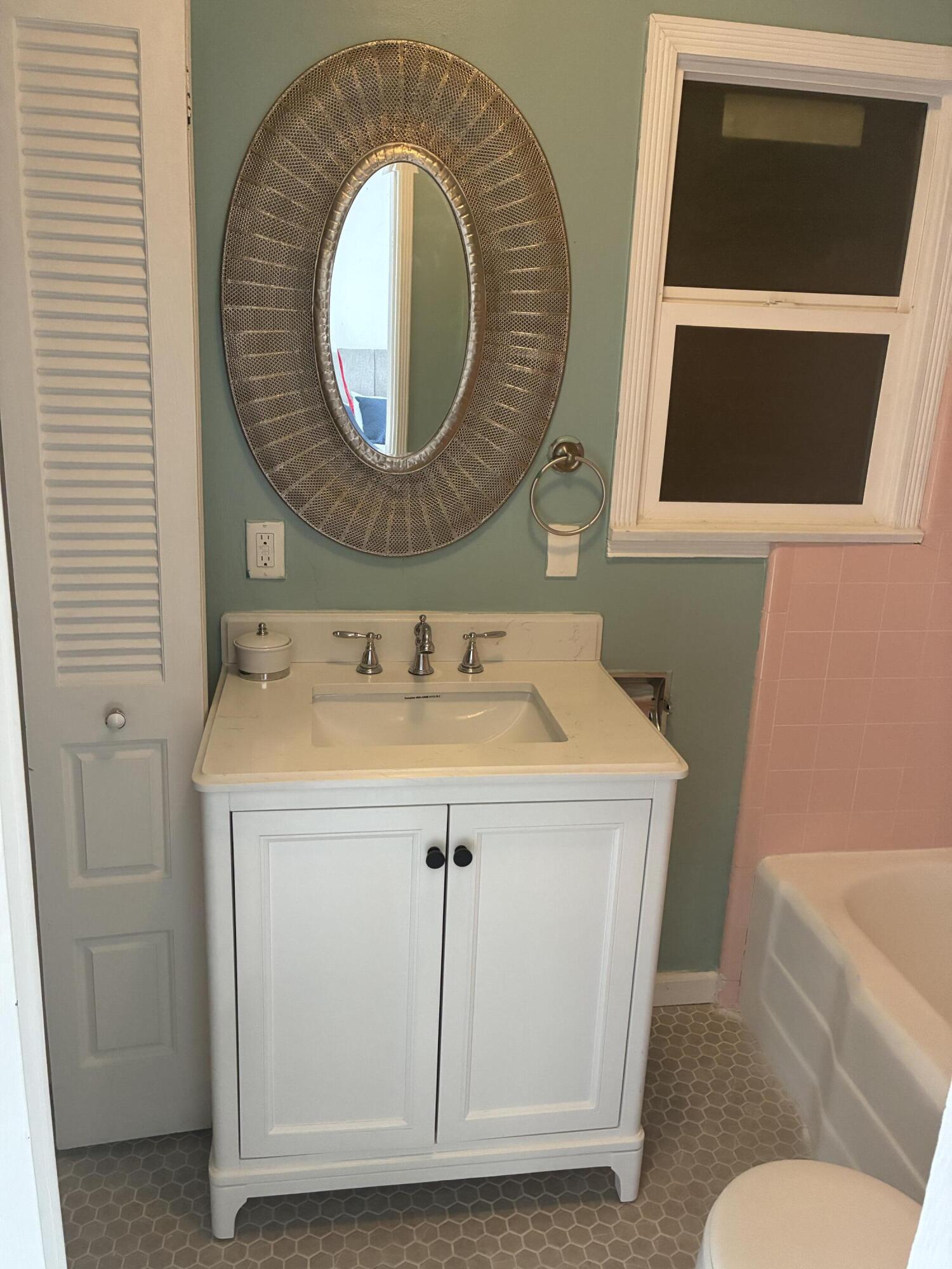 315 East Stevens Road, Unit 4 Palm Springs, CA 92262 - Photo 8 of 12 a utility room with a washer and dryer