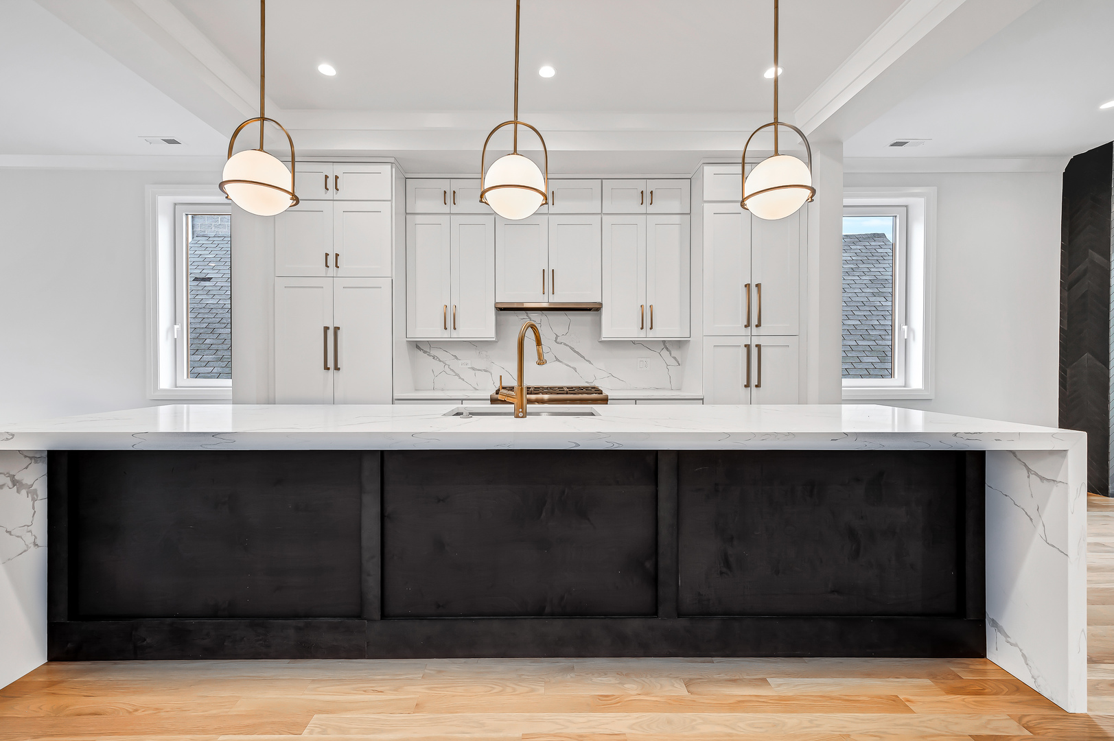 2718 North Racine Avenue, Unit 1 Chicago, IL 60614 - Photo 2 of 11 Gallery Image 2