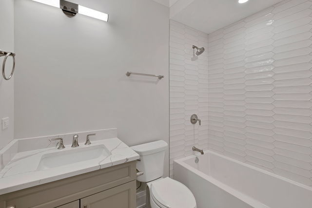 2718 North Racine Avenue, Unit 1 Chicago, IL 60614 - Photo 10 of 11 Gallery Image 10