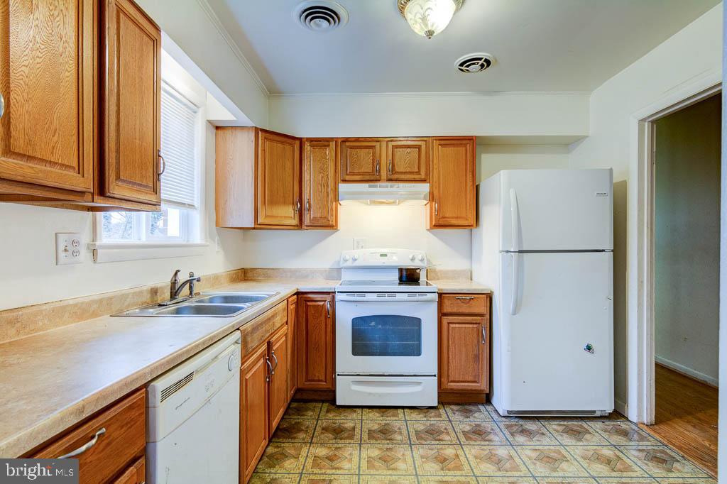 4403 Hargrove Road Temple Hills, MD 20748 - Photo 12 of 36 Gallery Image 12