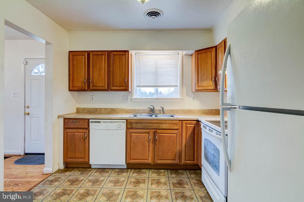 4403 Hargrove Road Temple Hills, MD 20748 - Photo 13 of 36 Gallery Image 13