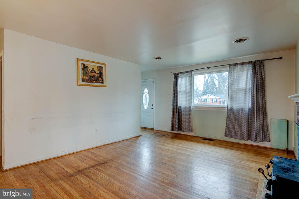 4403 Hargrove Road Temple Hills, MD 20748 - Photo 5 of 36 Gallery Image 5