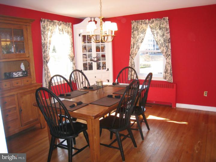 331 Farnum Road Media, PA 19063 - Photo 7 of 25 Dining Room