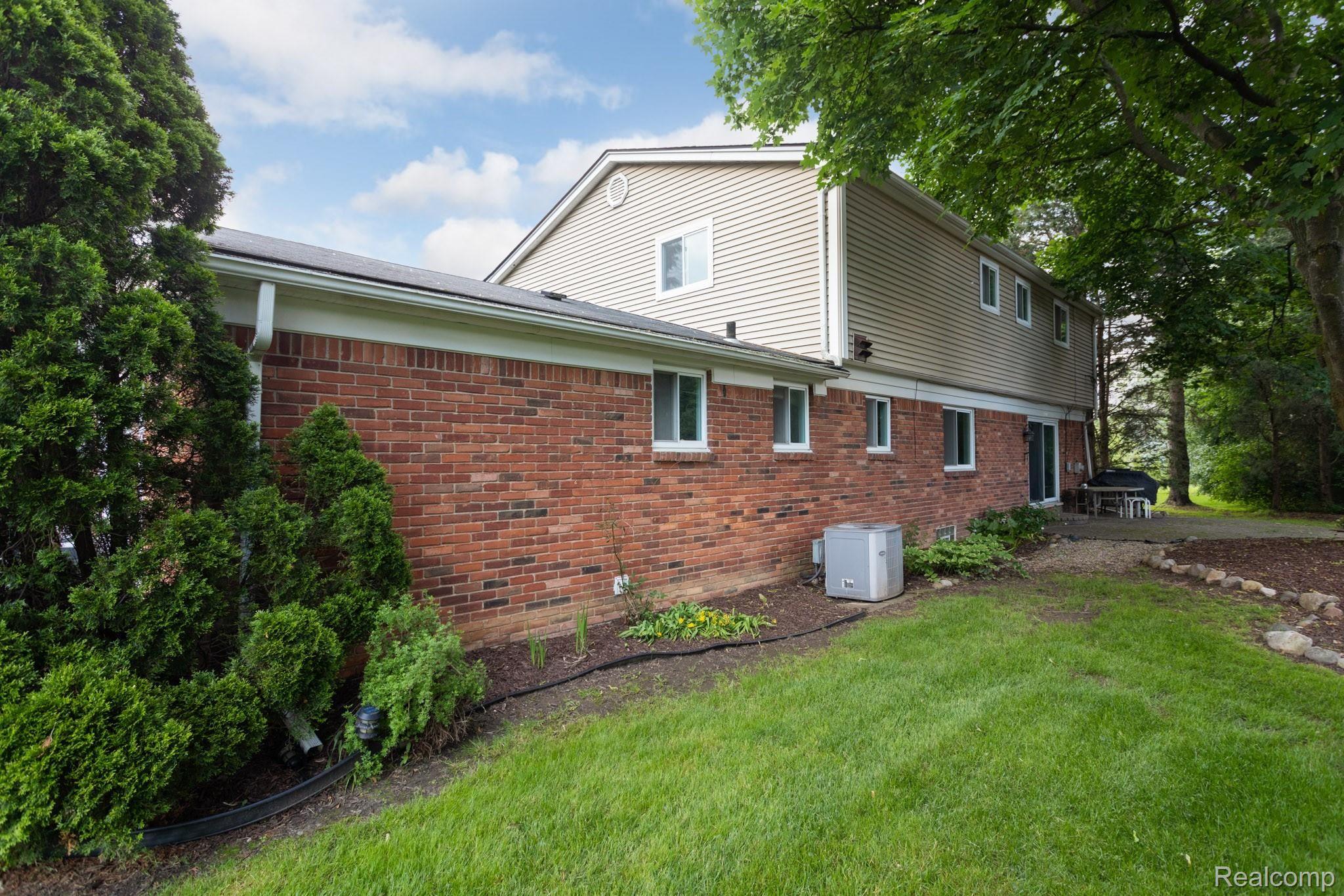 1060 Alter Road Bloomfield Hills, MI 48304 - Photo 22 of 23 4.jpg