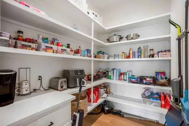 $889,950 | 25436 West 92nd Terrace, Lenexa, KS 66227