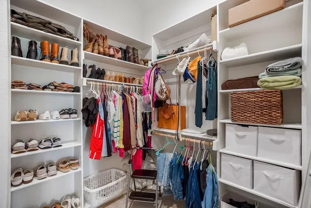 $889,950 | 25436 West 92nd Terrace, Lenexa, KS 66227