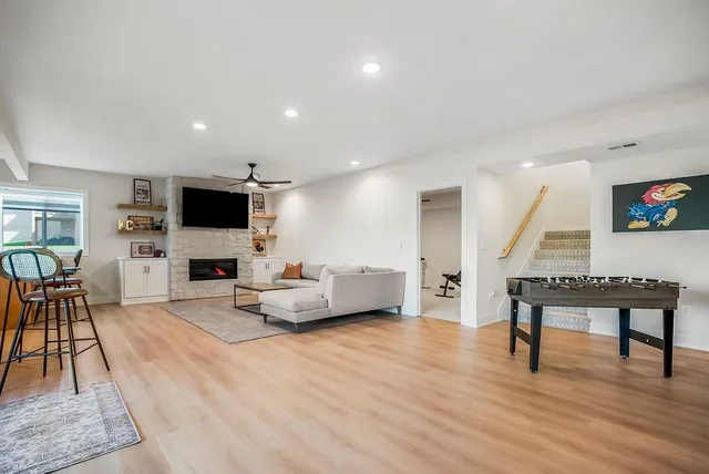 $889,950 | 25436 West 92nd Terrace, Lenexa, KS 66227