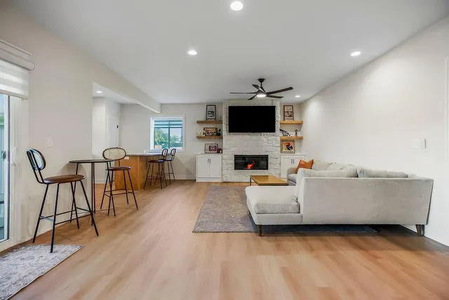 $889,950 | 25436 West 92nd Terrace, Lenexa, KS 66227