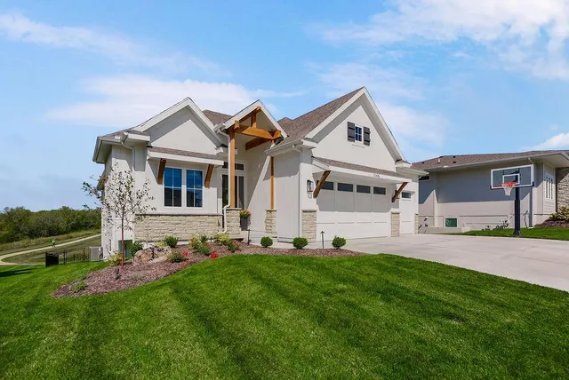 $889,950 | 25436 West 92nd Terrace, Lenexa, KS 66227