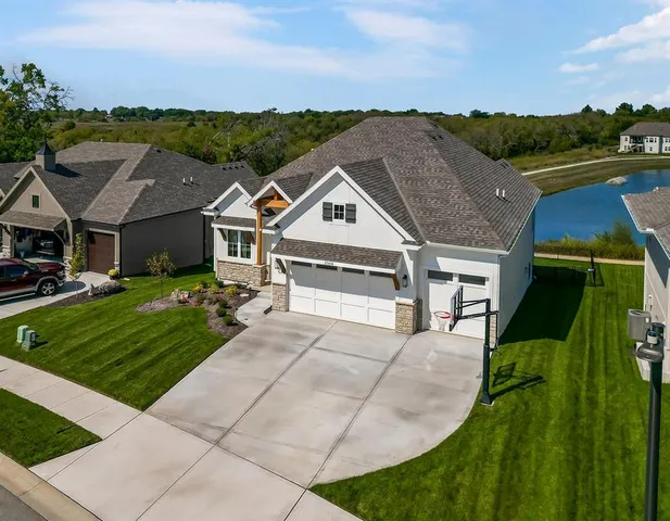 $889,950 | 25436 West 92nd Terrace, Lenexa, KS 66227