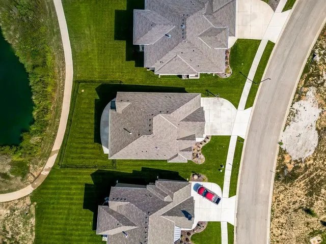 $889,950 | 25436 West 92nd Terrace, Lenexa, KS 66227