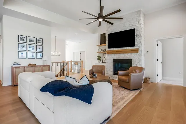 $889,950 | 25436 West 92nd Terrace, Lenexa, KS 66227