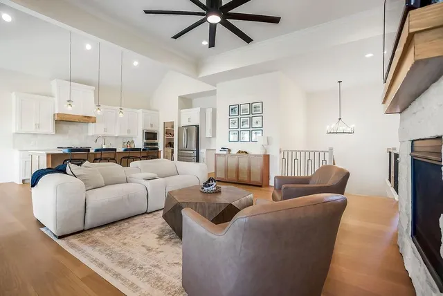 $889,950 | 25436 West 92nd Terrace, Lenexa, KS 66227