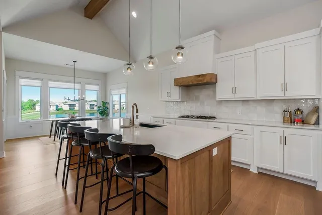 $889,950 | 25436 West 92nd Terrace, Lenexa, KS 66227