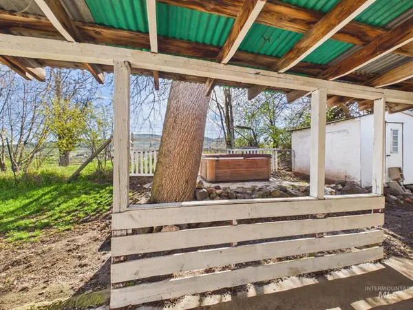 $189,000 | 7680 Sweet Ola Highway, Sweet, ID 83670