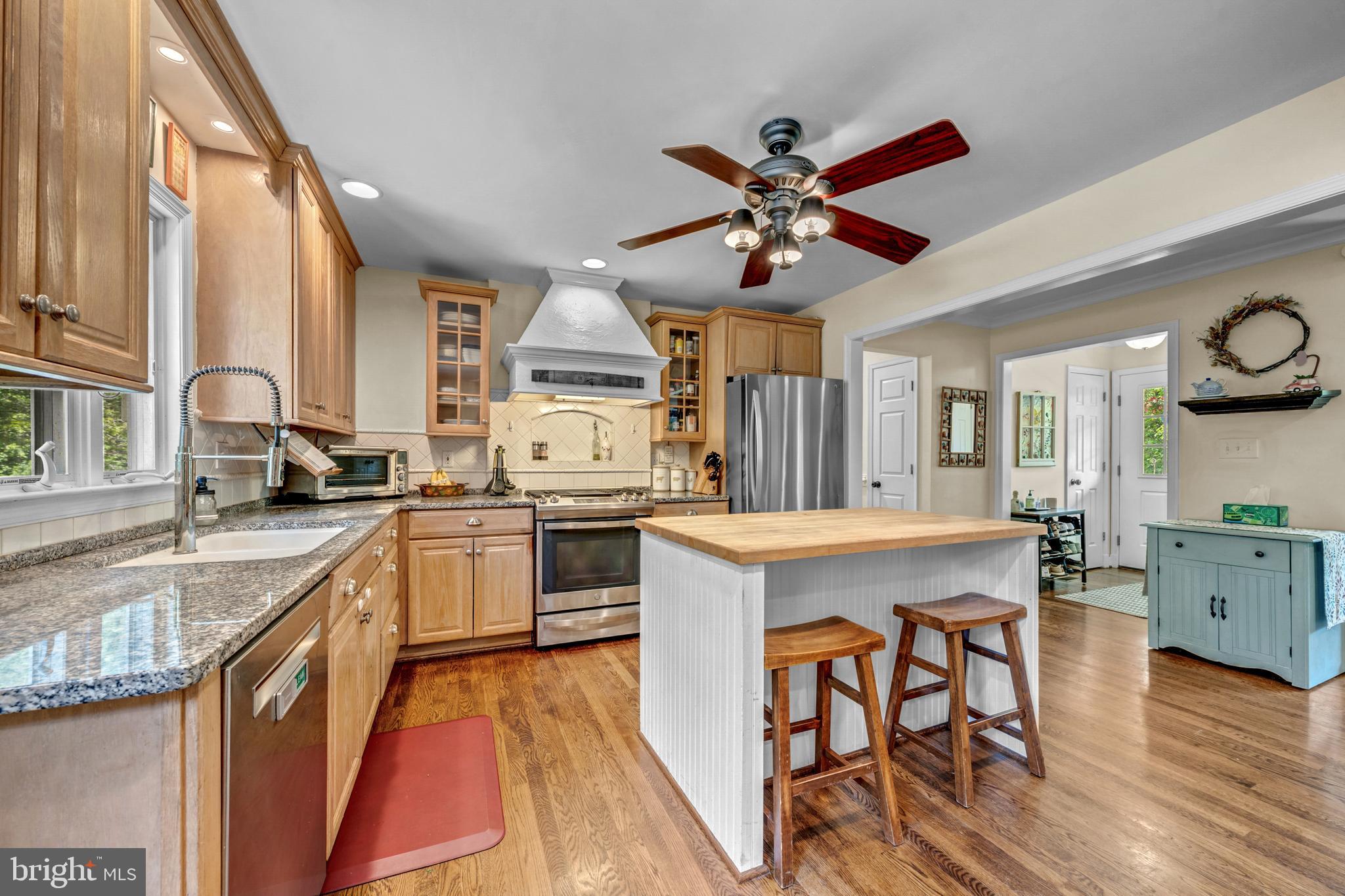 35094 Scotland Heights Road Round Hill, VA 20141 - Photo 7 of 41 Kitchen with butcher block island