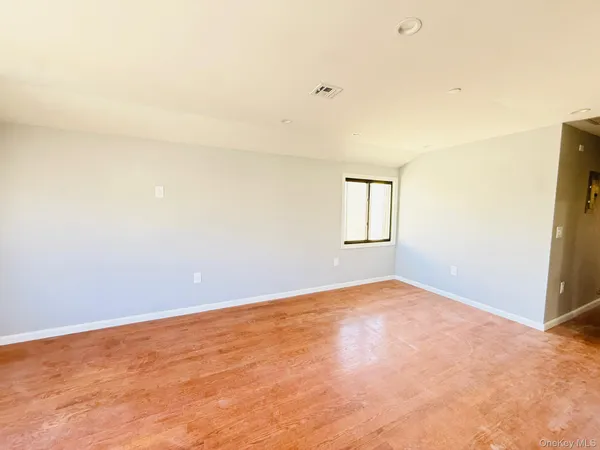 $3,250 | 139-18 Lakewood Avenue, Unit 2F | Jamaica