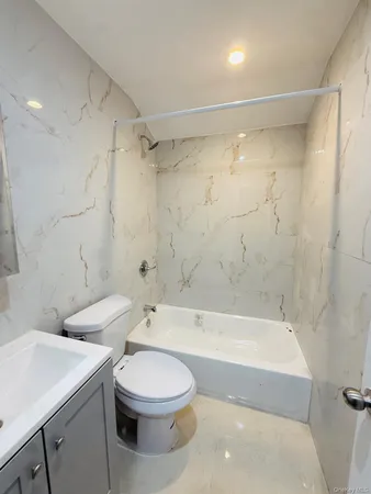 $3,250 | 139-18 Lakewood Avenue, Unit 2F | Jamaica