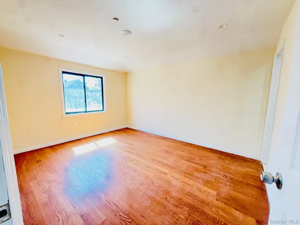 $3,250 | 139-18 Lakewood Avenue, Unit 2F | Jamaica