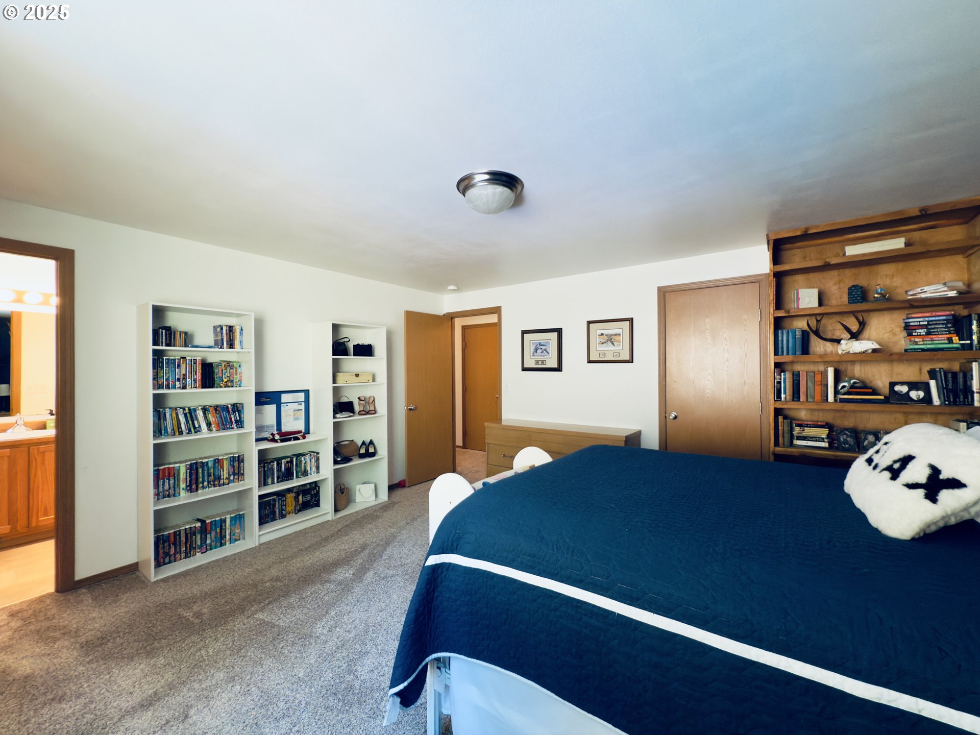 2037 Delameter Road Castle Rock, WA 98611 - Photo 8 of 23 Primary Bedroom
