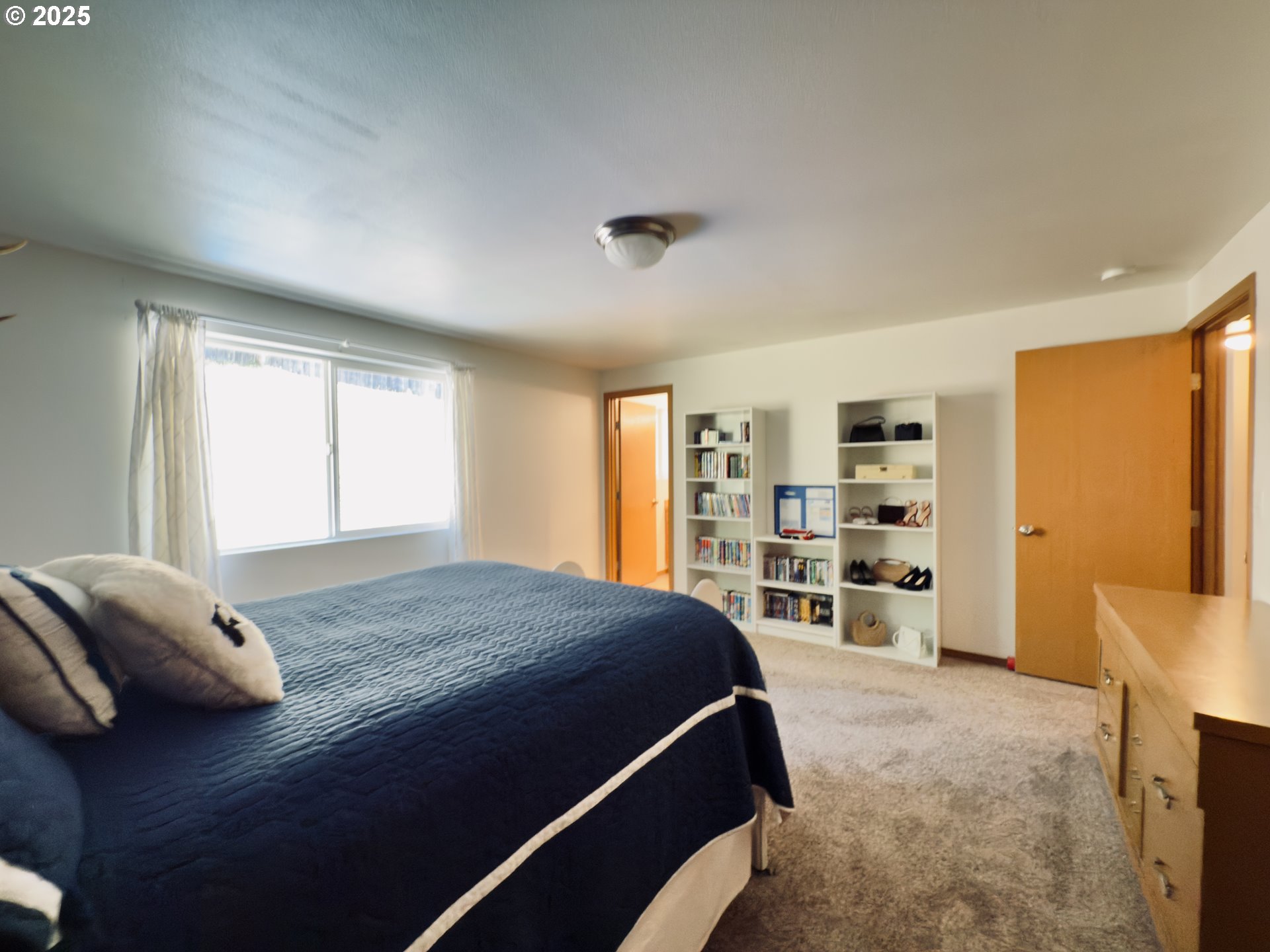 2037 Delameter Road Castle Rock, WA 98611 - Photo 9 of 23 Primary Bedroom