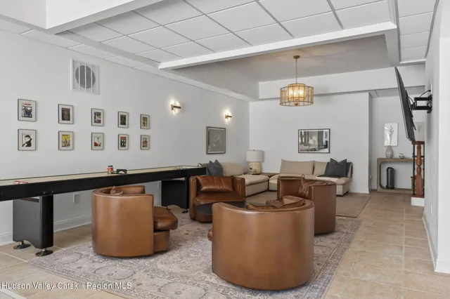 $2,150,000 | 11 Snyder Road, Saugerties, NY 12477