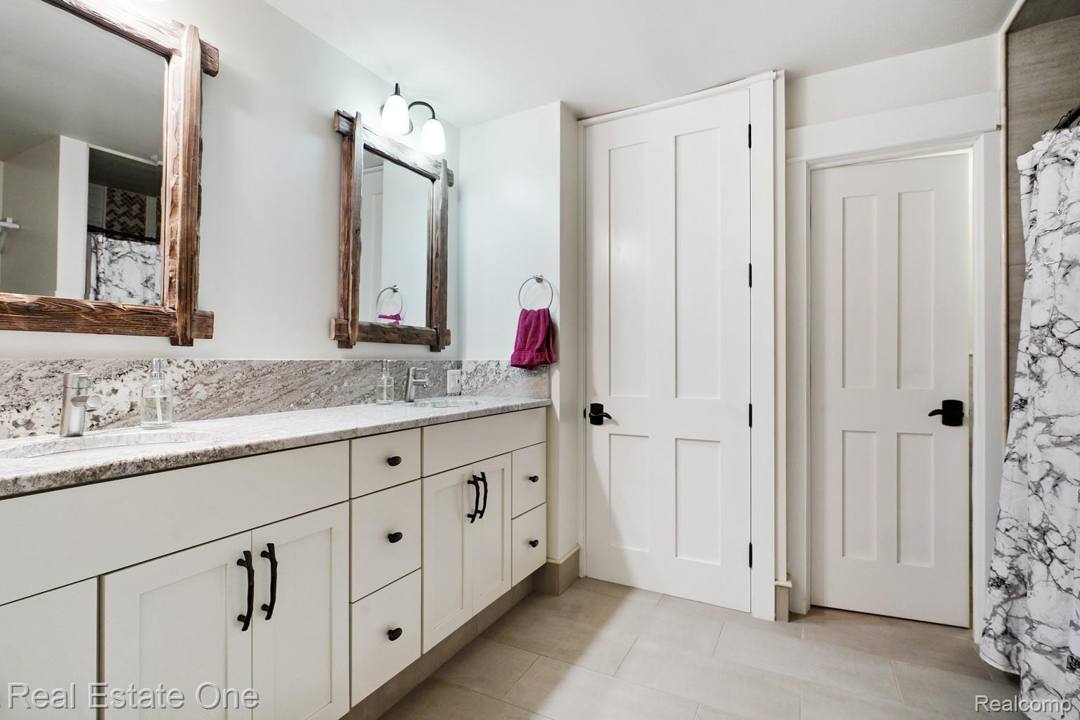 3474 Aquinas Drive Rochester, MI 48309 - Photo 23 of 31 DSC00394.jpg