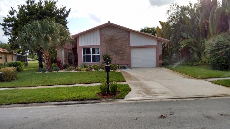 10191 Camelback Lane Boca Raton, FL 33498 - Photo 1 of 6 Front