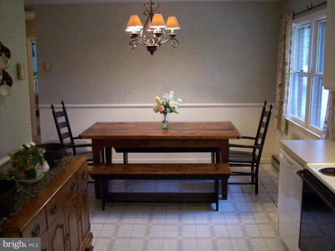 736 Lucabaugh Mill Road Westminster, MD 21157 - Photo 4 of 22 Eat-in Kitchen