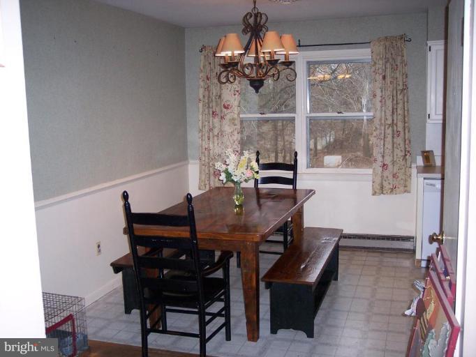 736 Lucabaugh Mill Road Westminster, MD 21157 - Photo 8 of 22 Kitchen/Dining Room