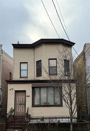 $1,398,000 | 95-20 41st Avenue | Elmhurst