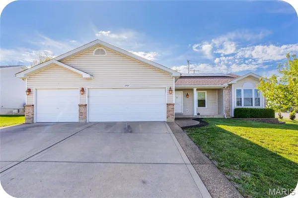 $419,900 | 2701 Providence Ridge Drive, Wentzville, MO 63385