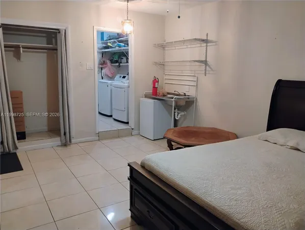$1,150 | **** Thomas Street, Unit 1, Hollywood, FL 33021