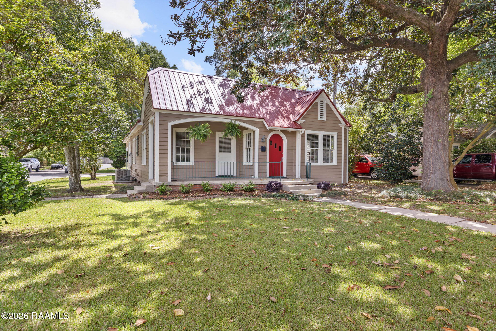 403 Harding Street Lafayette, LA 70503 - Photo 3 of 25 3-web-or-mls-403 Harding St-3