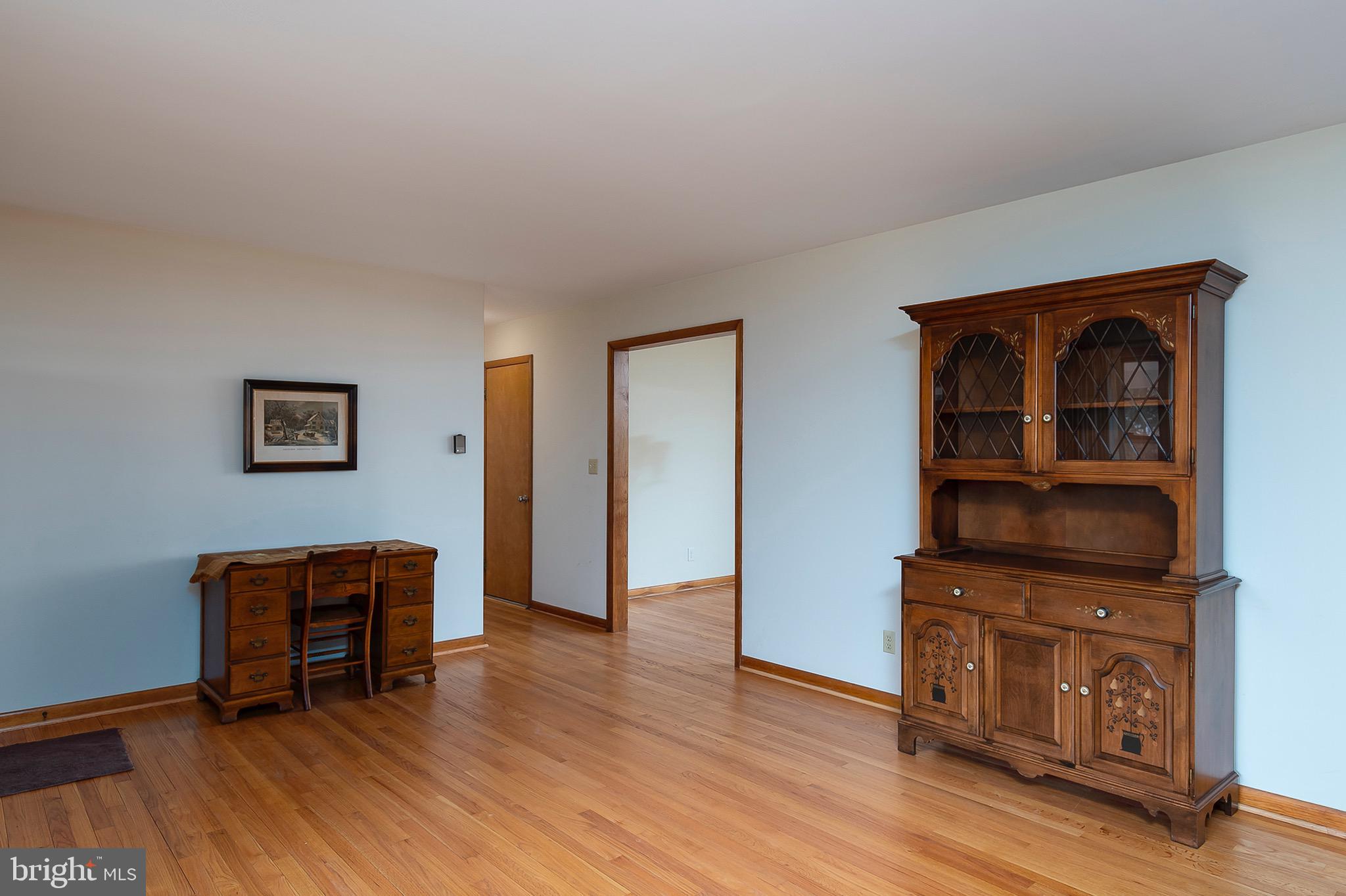 Living Room (alt view)