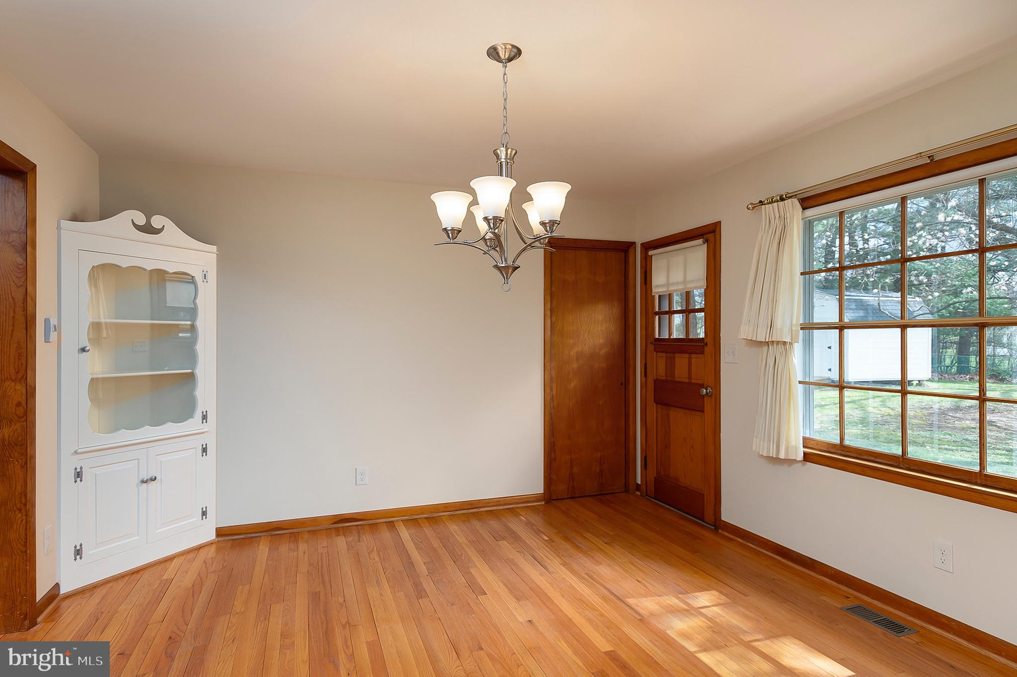 2801 Raleigh Road Walkersville, MD 21793 - Photo 9 of 32 Dining Area