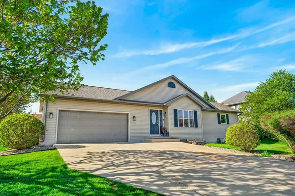 $395,000 | 806 Longwood Drive, Oregon, WI 53575