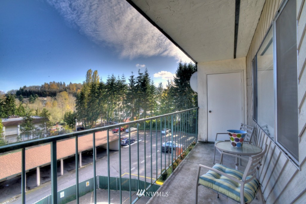 9515 Northeast 180th Street, Unit C302 Bothell, WA 98011 - Photo 14 of 21 Gallery Image 14