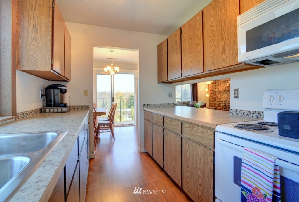 9515 Northeast 180th Street, Unit C302 Bothell, WA 98011 - Photo 7 of 21 Gallery Image 7