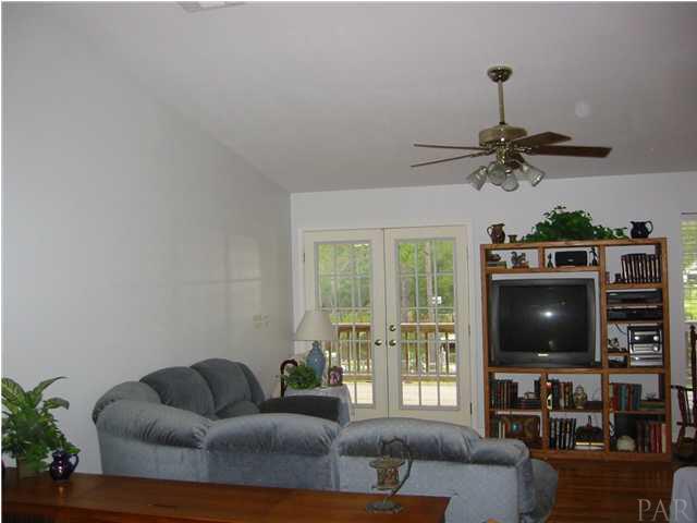 8116 Glenview Road Milton, FL 32583 - Photo 5 of 18 Gallery Image 5