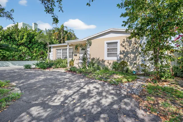 $425,000 | 831 30th Court, West Palm Beach, FL 33407