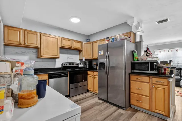 $425,000 | 831 30th Court, West Palm Beach, FL 33407