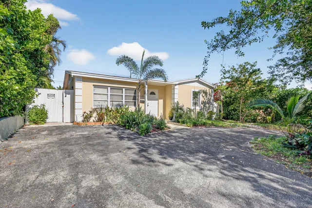 $425,000 | 831 30th Court, West Palm Beach, FL 33407